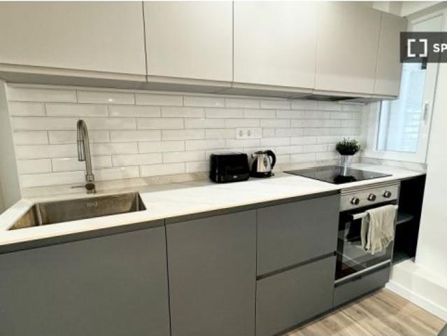 Se alquila habitación en piso compartido de 4 habitaciones en Cabanyal Canyamelar, todos los gastos
