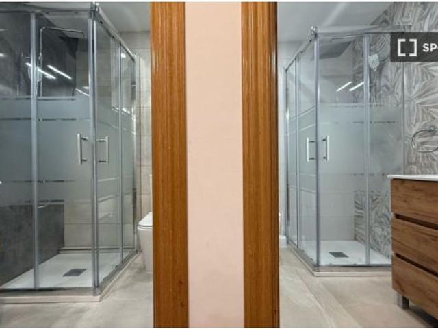 Se alquila habitación en piso compartido de 4 habitaciones en Casco Histórico de Barajas