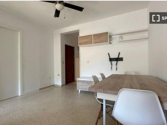 Se alquila habitación en piso compartido de 4 habitaciones en Casería de Montijo