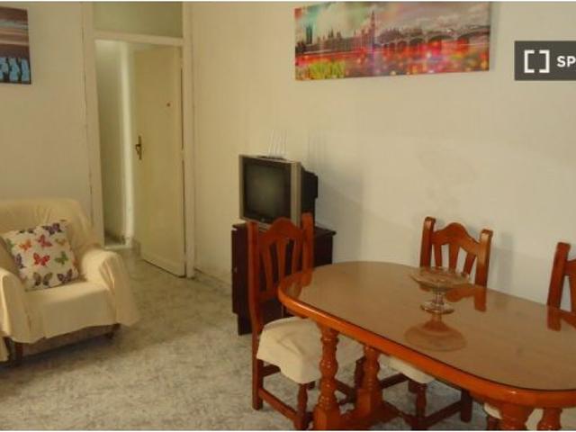 Se alquila habitación en piso compartido de 4 habitaciones en Ciudad Jardín
