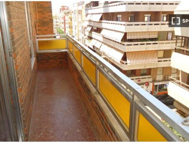 Se alquila habitación en piso compartido de 4 habitaciones en Ciudad Jardín