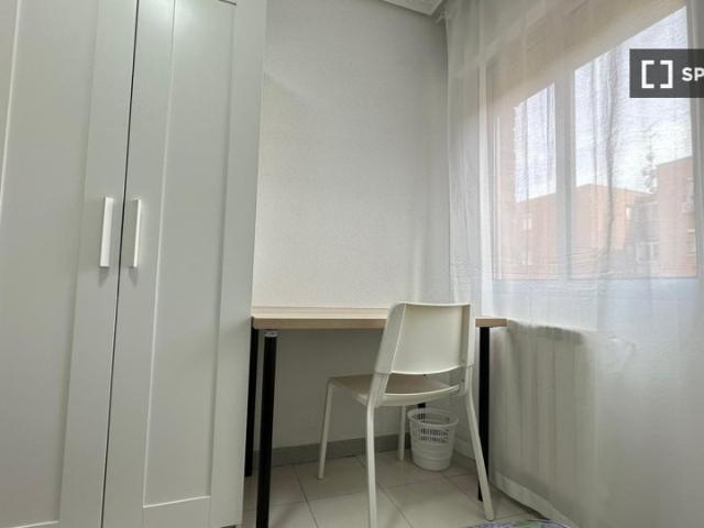 Se alquila habitación en piso compartido de 4 habitaciones en Leganés
