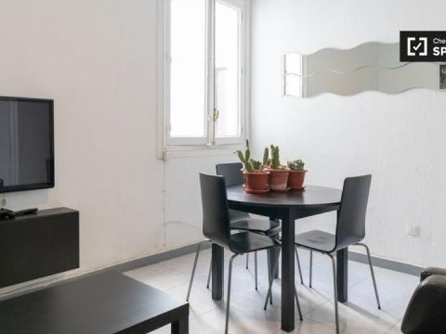 Se alquila habitación en piso compartido de 4 habitaciones en Palacio, Madrid