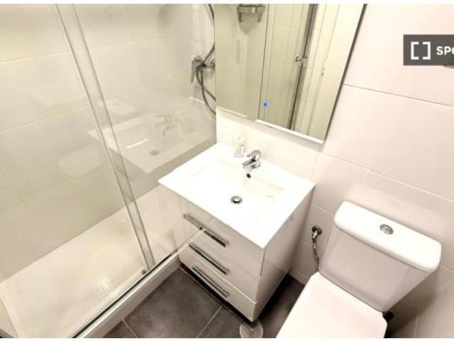 Se alquila habitación en piso compartido de 4 habitaciones en Pradolongo, no parejas