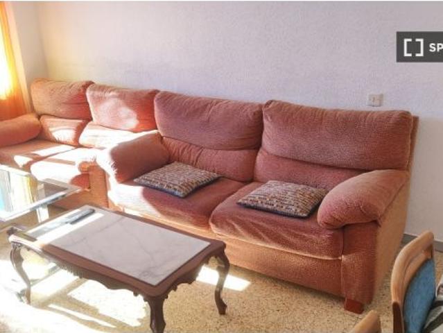 Se alquila habitación en piso compartido de 4 habitaciones en Salamanca