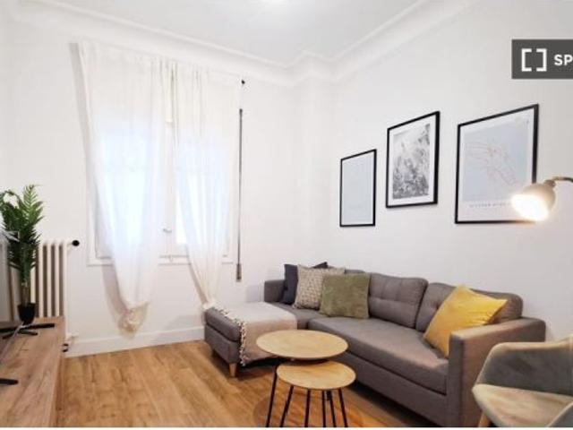 Se alquila habitación en piso compartido de 4 habitaciones en Zaragoza, todos los gastos incluidos