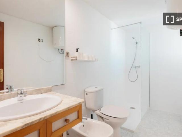 Habitación en un piso compartido de 5 habitaciones en alquiler en Mislata