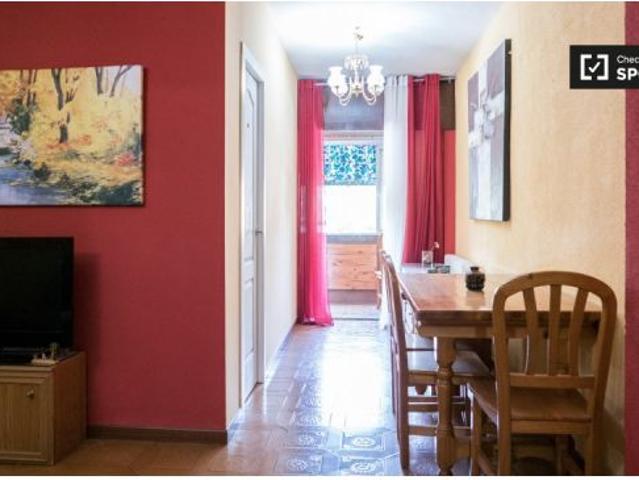 Se alquila habitación en piso compartido de 5 habitaciones en Alcalá de Henares