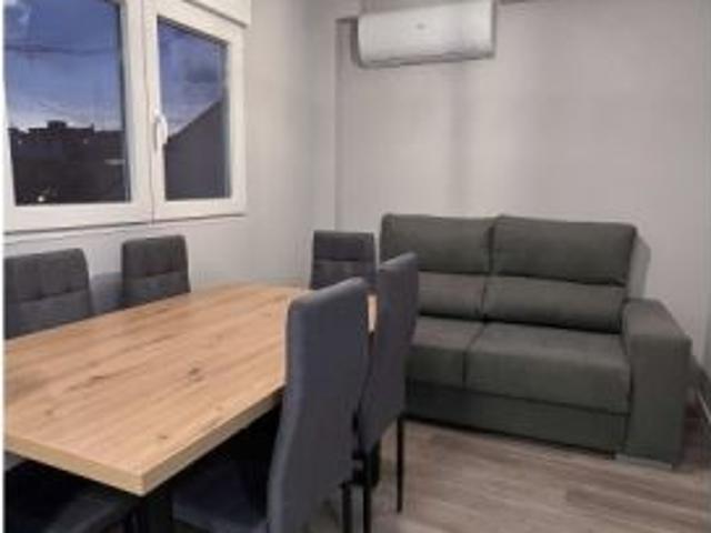 Se alquila habitación en piso compartido de 5 habitaciones en Benimaclet