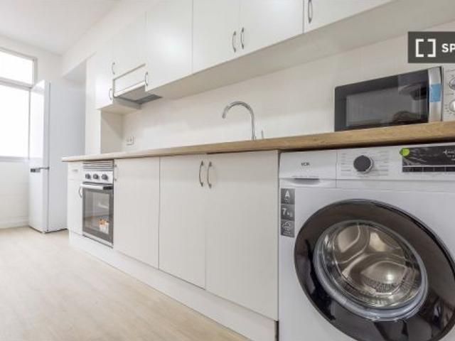 Se alquila habitación en piso compartido de 5 habitaciones en Benimaclet