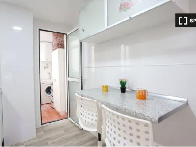 Se alquila habitación en piso compartido de 5 habitaciones en Benimaclet, Valencia