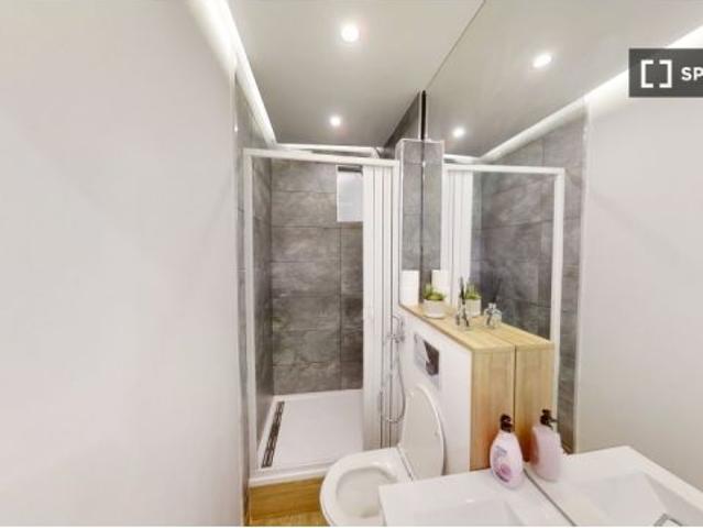 Se alquila habitación en piso compartido de 5 habitaciones en Casería de Montijo