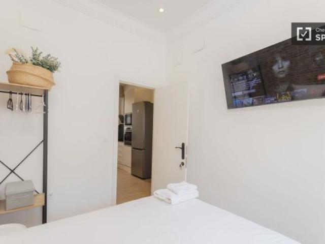 Se alquila habitación en piso compartido de 5 habitaciones en El Grau, gastos incluidos, perfecta pa