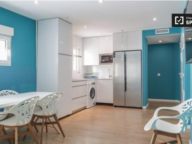 Se alquila habitación en piso compartido de 5 habitaciones en Getafe, perfecta para estudiantes
