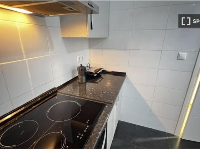 Se alquila habitación en piso compartido de 5 habitaciones en La Vega Baixa, solo profesionales
