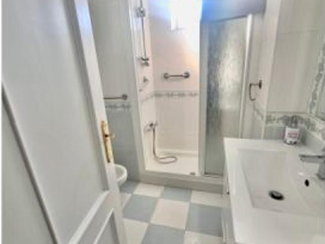 Se alquila habitación en piso compartido de 5 habitaciones en Pueblo Nuevo