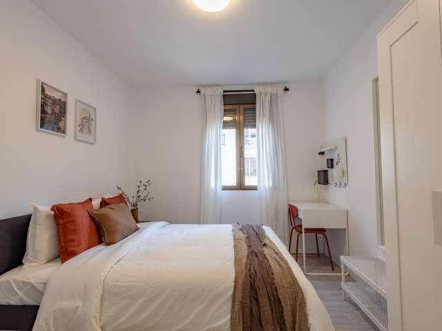 Se alquila habitación en piso compartido de 5 habitaciones en Ríos Rosas