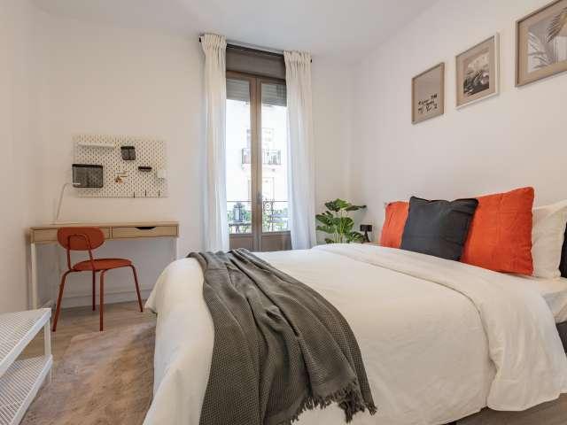 Se alquila habitación en piso compartido de 5 habitaciones en Ríos Rosas