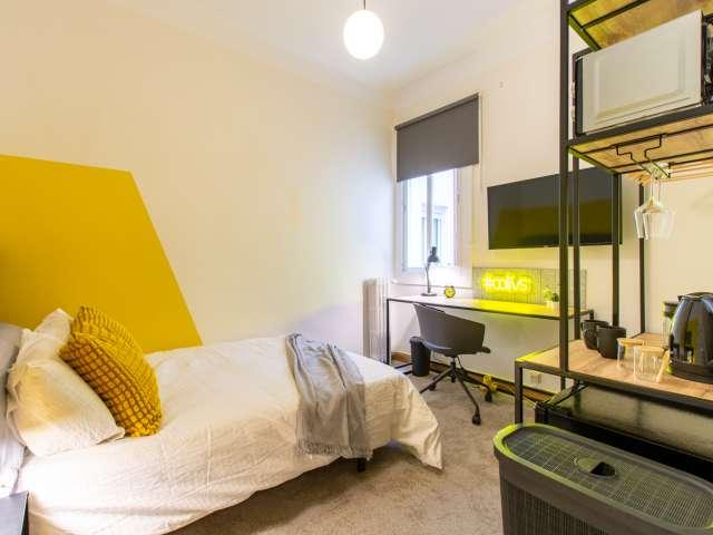 Habitación en piso compartido en alquiler en Ríos Rosas, Madrid