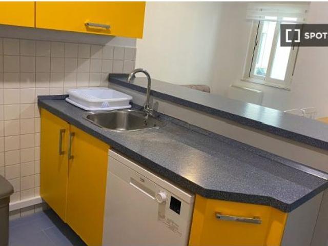 Se alquila habitación en piso compartido de 5 habitaciones en Salamanca