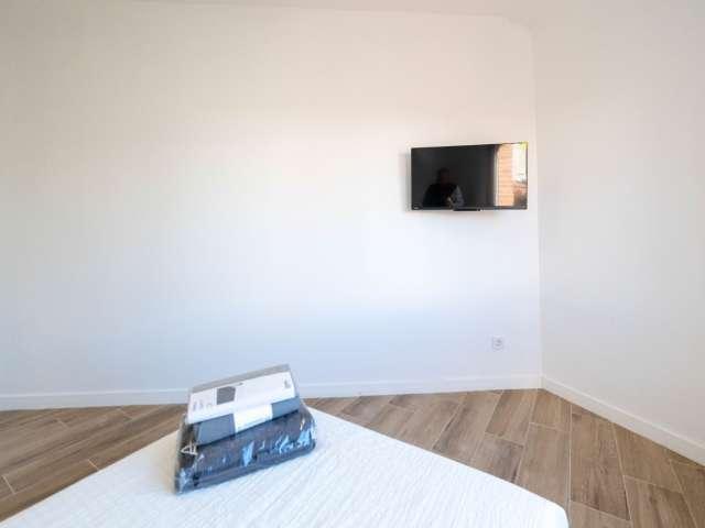 Se alquila habitación en piso compartido de 5 habitaciones, Sant Adrià de Besòs