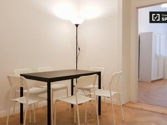 Se alquila habitación en piso compartido de 6 habitaciones en Berlín, gastos incluidos