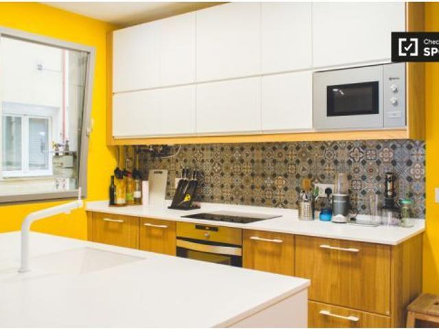 Se alquila habitación en piso compartido de 6 habitaciones en Casa de Campo, gastos incluidos