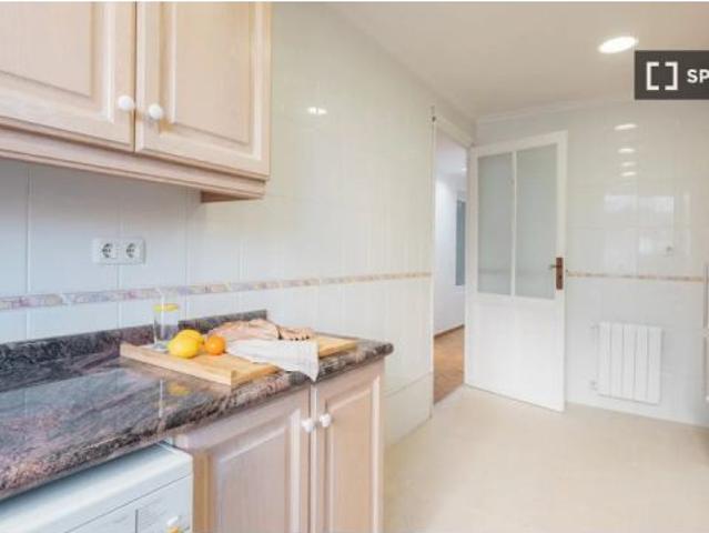 Se alquila habitación en piso compartido de 7 habitaciones en El Pla del Remei