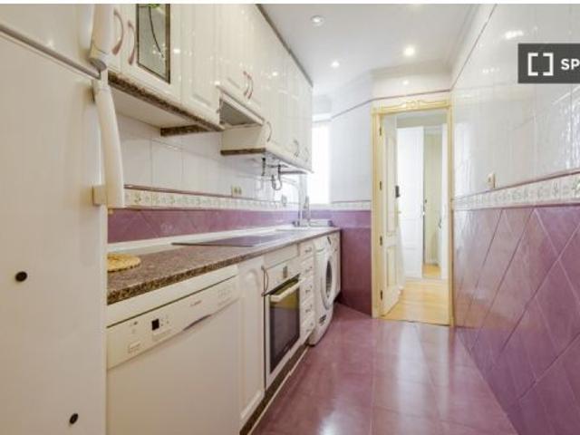 Se alquila habitación en piso compartido de 7 habitaciones en Fuente del Berro