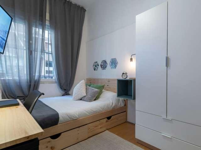 Se alquila habitación en piso compartido de 7 habitaciones en Gaztambide