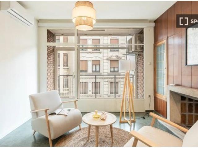 Se alquila habitación en piso compartido de 7 habitaciones en Russafa