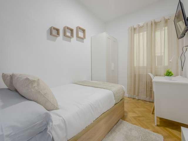 Se alquila habitación en piso compartido de 8 habitaciones, Almenara, Madrid