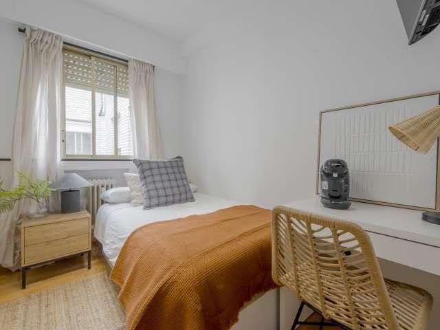 Se alquila habitación en piso compartido de 8 habitaciones en Ciudad Jardín