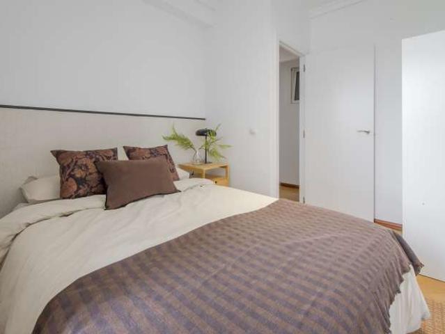 Se alquila habitación en piso compartido de 8 habitaciones en Ciudad Jardín