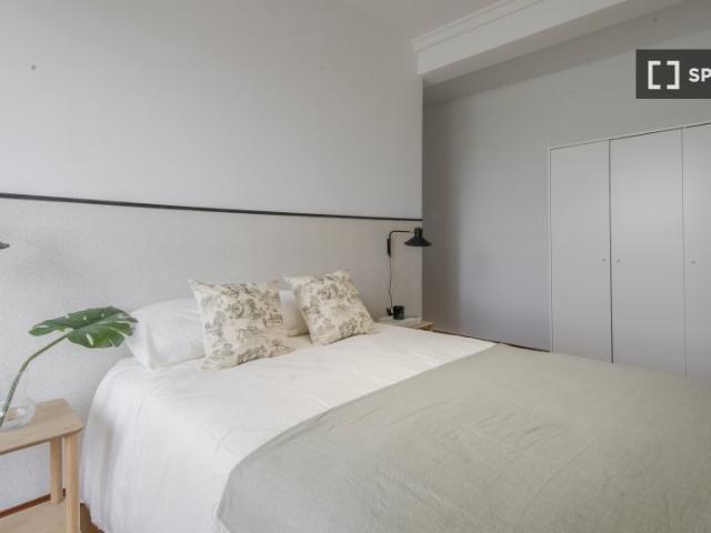 Se alquila habitación en piso compartido de 8 habitaciones en Ciudad Jardín