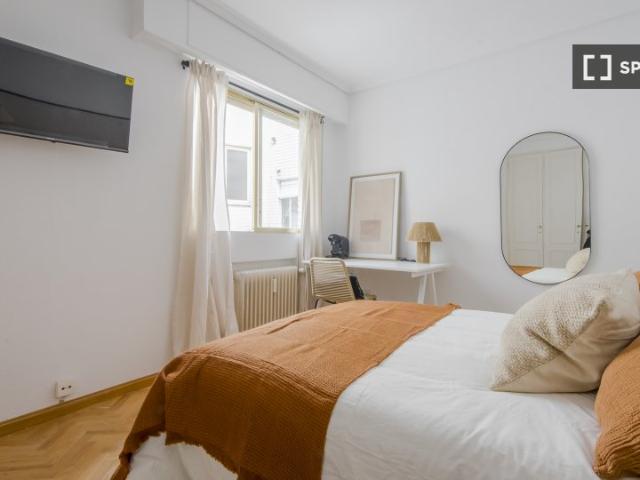Se alquila habitación en piso compartido de 8 habitaciones en Ciudad Jardín