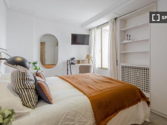 Se alquila habitación en piso compartido de 8 habitaciones en Ciudad Jardín