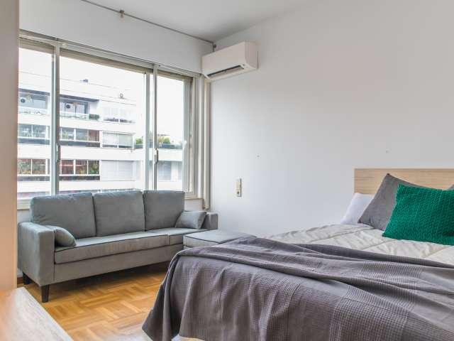 Se alquila habitación en piso compartido de 9 habitaciones en Gaztambide