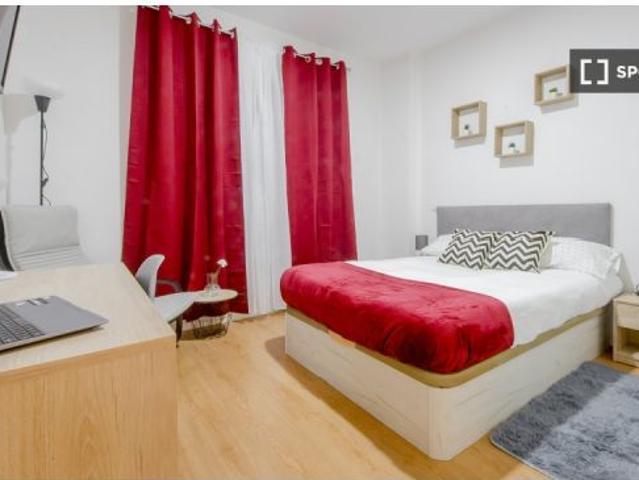 Se alquila habitación en piso compartido en Madrid