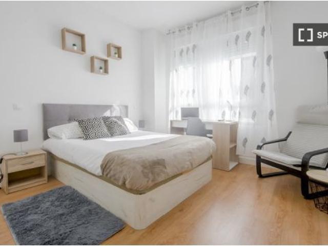 Se alquila habitación en piso compartido en Madrid