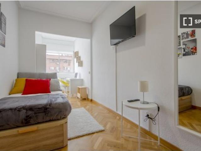 Se alquila habitación en piso compartido en Madrid