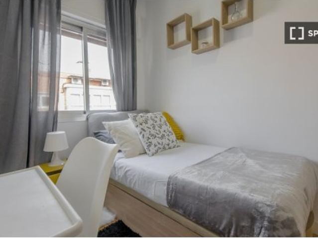 Se alquila habitación en piso compartido en Madrid