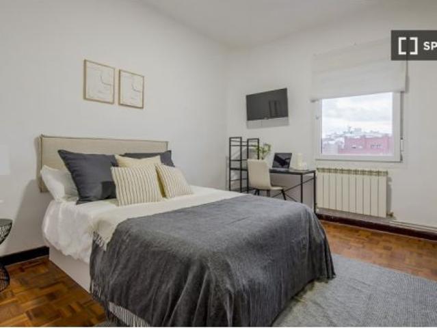 Se alquila habitación en piso compartido en Madrid