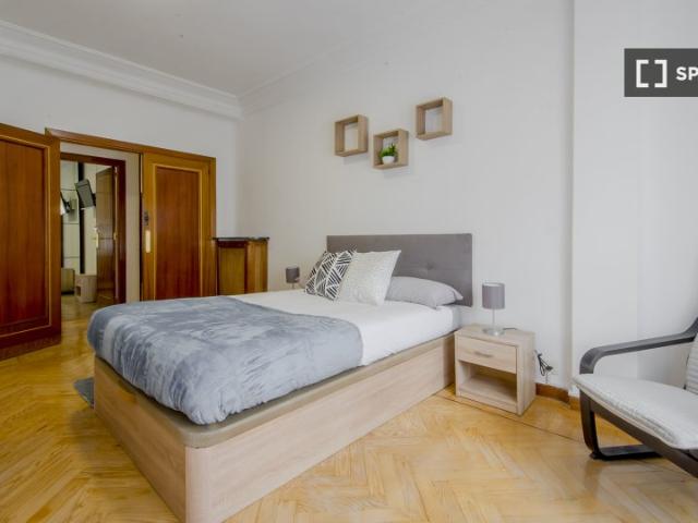 Se alquila habitación en piso compartido en Madrid