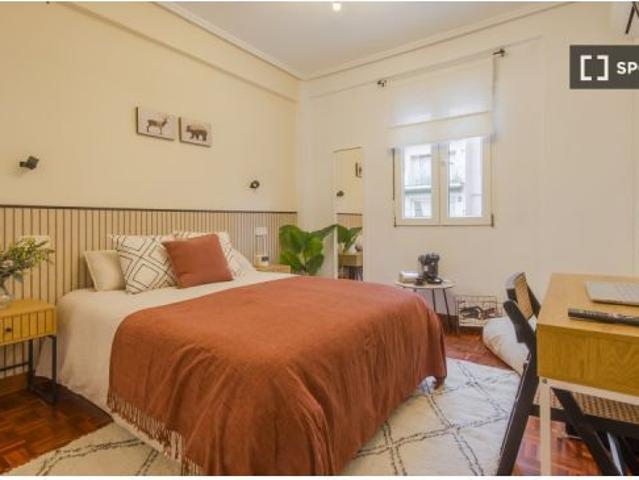 Se alquila habitación en piso compartido en Madrid