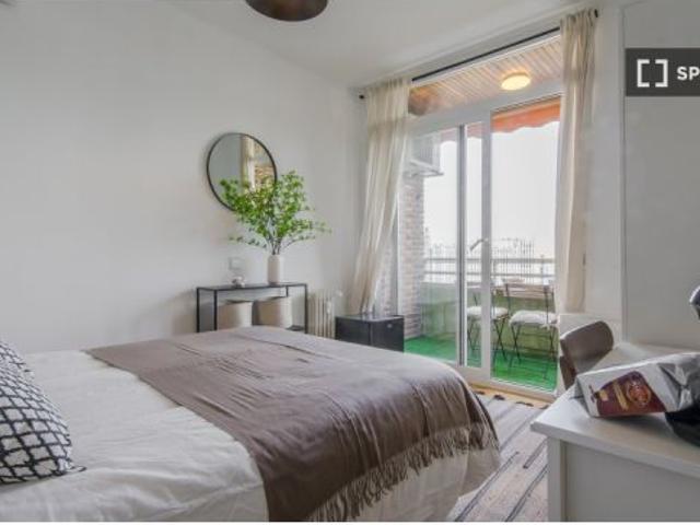 Se alquila habitación en piso compartido en Madrid