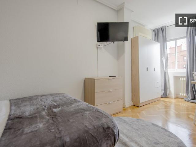 Se alquila habitación en piso compartido en Madrid