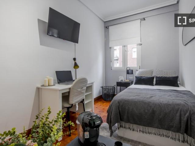 Se alquila habitación en piso compartido en Madrid