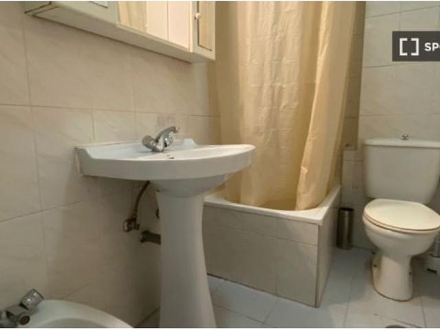 Se alquila habitación en piso compartido en Madrid