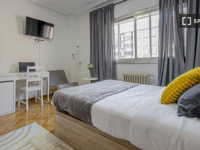 Se alquila habitación en piso compartido en Madrid